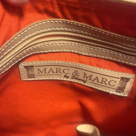 Marc&Marc w/dust bag and tags. This brightly colored handbag is just beautiful. - Picture 4 of 7